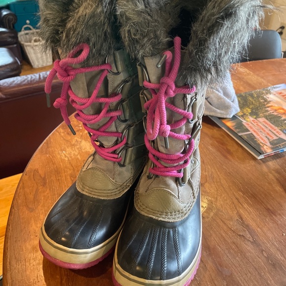 SOREL Joan Of Arctic Faux Fur Lined Suede Pebble Deep Blush Boots Wool Liner  8 - Picture 2 of 9